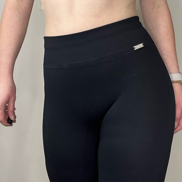 Bombshell Sportswear Ribbed Seamless Leggings Black Silver Logo Size XS NEW - Picture 15 of 15